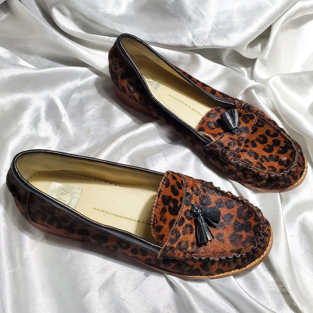 DV DOLCE VITA calf fur leather brown black cheetah print loafers with tassles 
